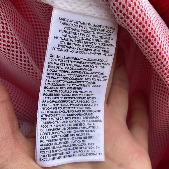 North Face NWT Shorts - Picture 5 of 5